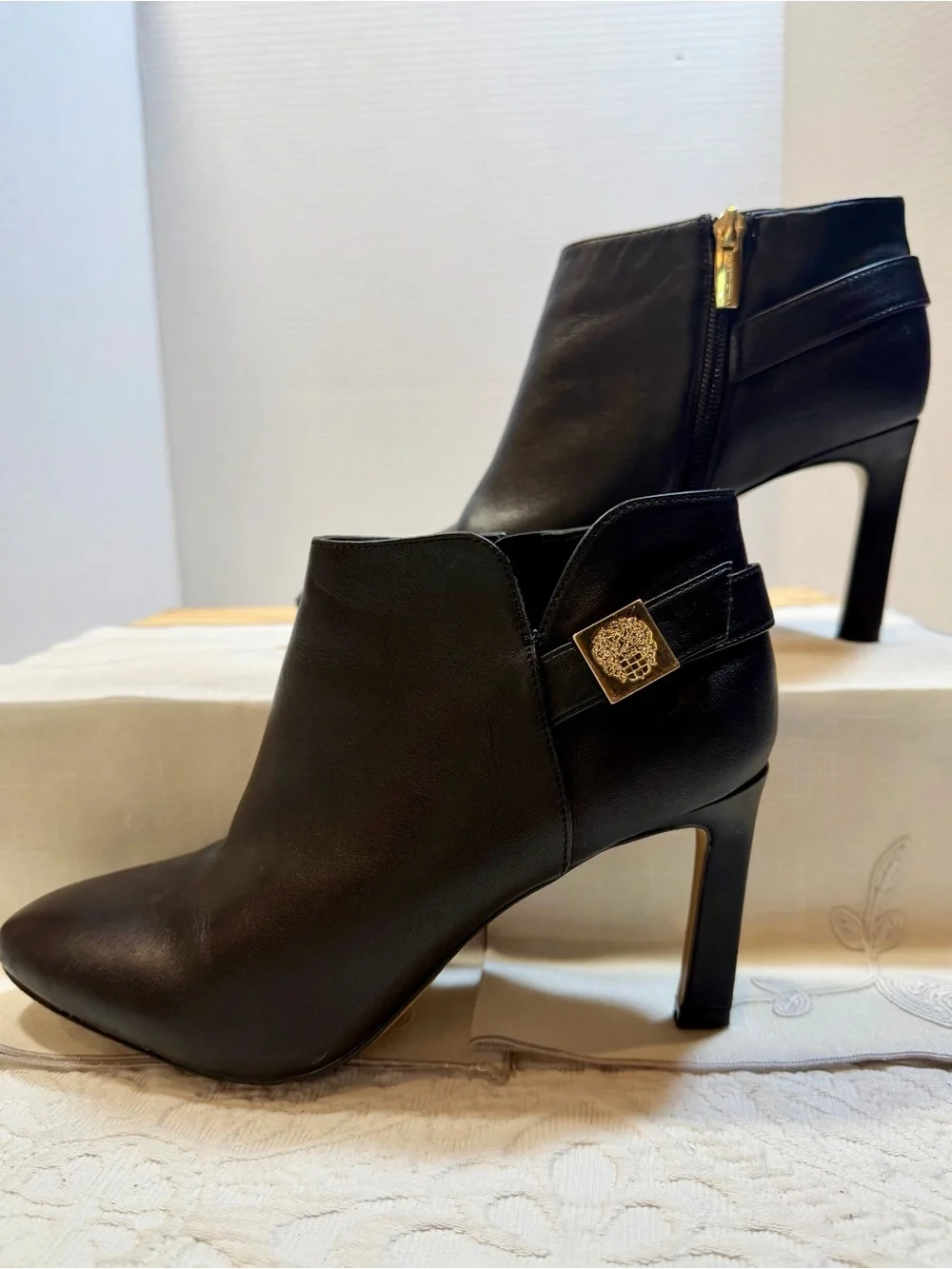 Vince Camuto Black Leather Ankle Booties 3” Stiletto Heels Side-Zip Almond Toe